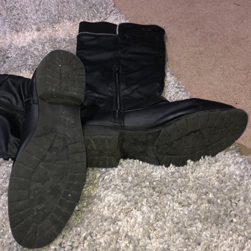Boots - Picture 3 of 3